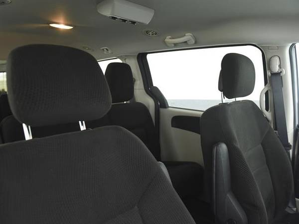 2017 Dodge Grand Caravan Passenger SXT Minivan 4D mini-van Gray - for sale in Atlanta, GA – photo 5