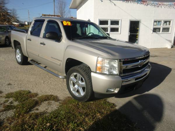 09 CHEVY CREW CAB LT - cars & trucks - by owner - vehicle automotive... for sale in Osceola, IA – photo 7