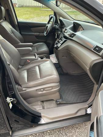 12 Honda Odyssey EX-L for sale in Glendale, KY – photo 6