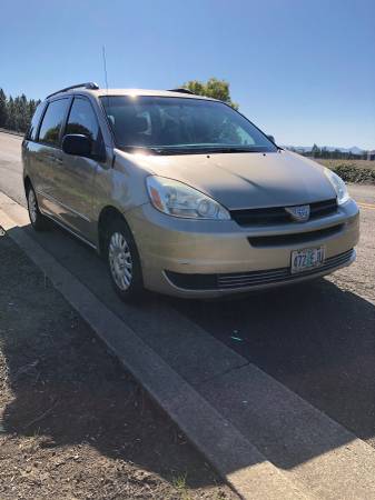 2004 Toyota Sienna for sale in Roseburg, OR – photo 3