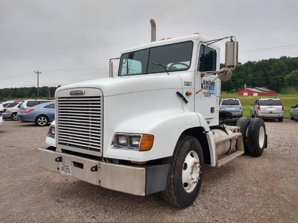 2003 Freightliner FLD112 for sale in Savannah, TN – photo 2