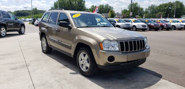 4WD 2005 Jeep Grand Cherokee 4dr Laredo 4WD for sale in Chesaning, MI – photo 3