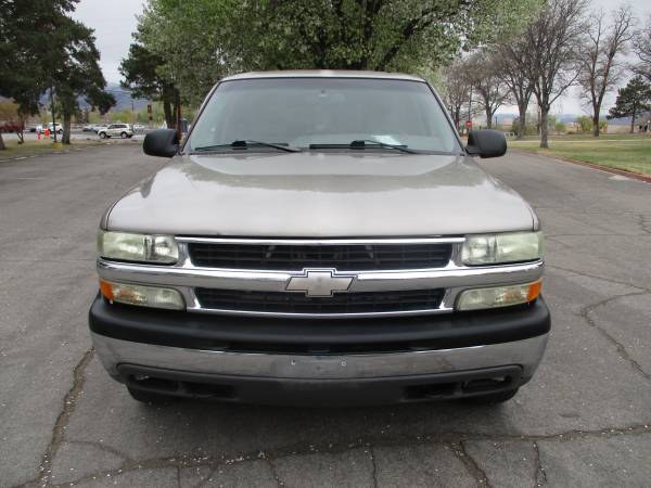 2002 Chevrolet Suburban, 4x4, auto, V8, 3rd row, loaded, EXLNT for sale in Sparks, NV – photo 3