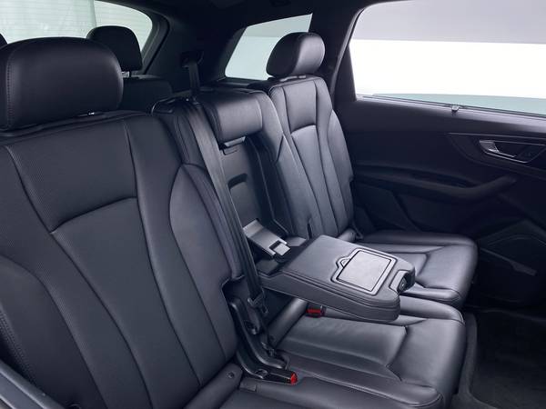 2017 Audi Q7 3.0T Premium Plus Sport Utility 4D suv Gray - FINANCE -... for sale in Naples, FL – photo 19