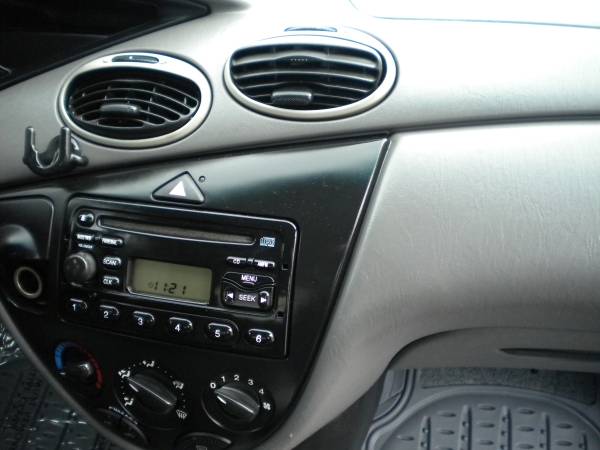 Ford Focus LX Gas Saver reliable Low Miles 1 Year Warranty for sale in hampstead, RI – photo 12