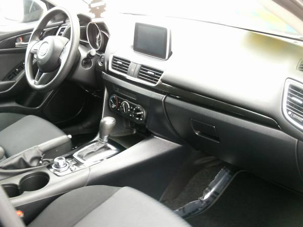 2016 Mazda 3I Sport-NICE CAR! VERY WELL MAINTAINED! for sale in Silvis, IA – photo 18