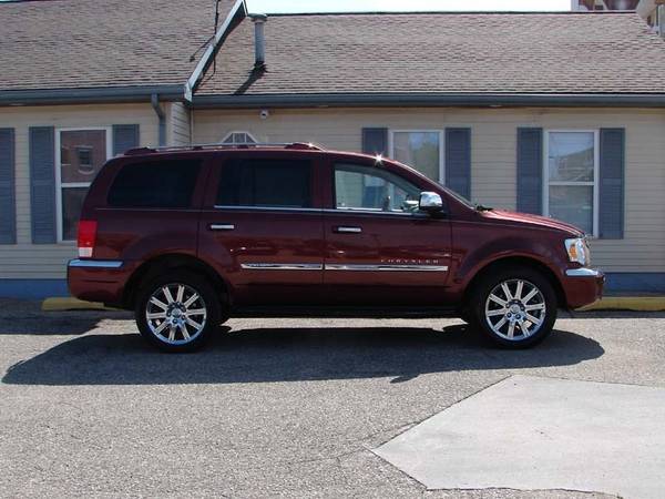 2007 Chrysler Aspen 4WD . APR as low as 2.9%. As low as $600 down. for sale in South Bend, IN – photo 3