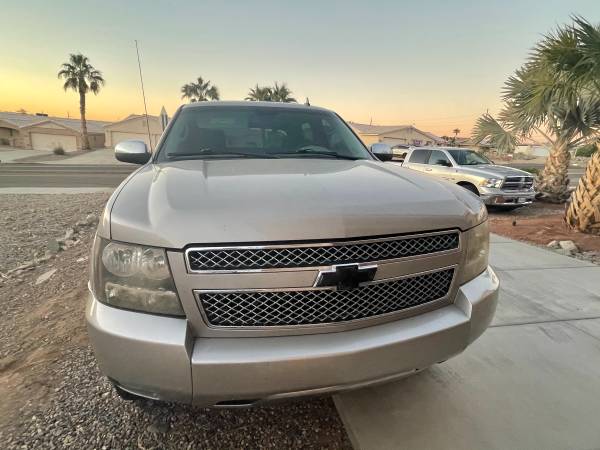 2008 Chevy Avalanche - cars & trucks - by owner - vehicle automotive... for sale in Lake Havasu City, AZ – photo 3