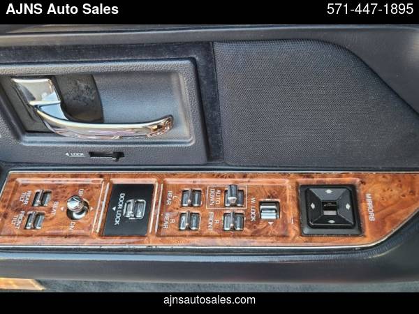 1993 LINCOLN TOWN CAR EXECUTIVE - cars & trucks - by dealer -... for sale in Alexandria, District Of Columbia – photo 10