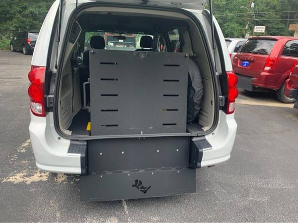 2018 Dodge Grand Caravan SXT handicap wheelchair van - cars for sale in dallas, GA – photo 2