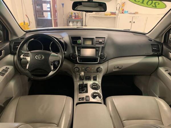 SHARP! 2013 Toyota Highlander with 96, 237 Miles-vermont - cars & for sale in Barre, VT – photo 9