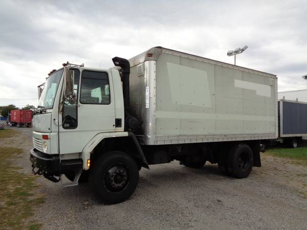 2005 STERLING SC8000 CARGO MAIL TRUCK! ALLISON TRANS, ONLY 73K MILES!! for sale in Palmyra, PA – photo 2