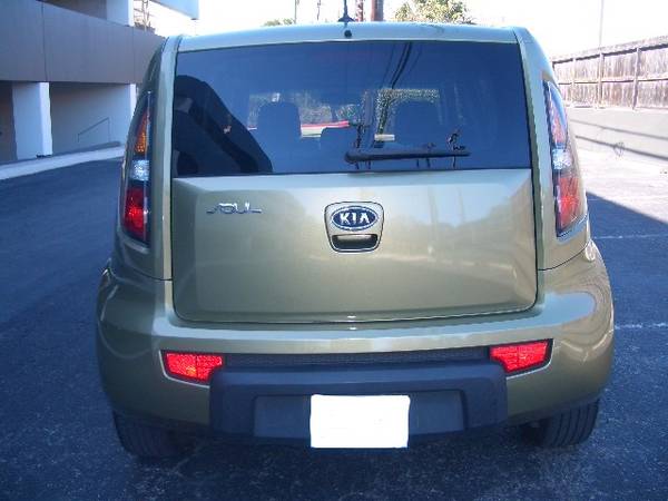 2010 KIA SOUL ! IMMACULATE CONDITION - - by dealer for sale in San Antonio, TX – photo 10