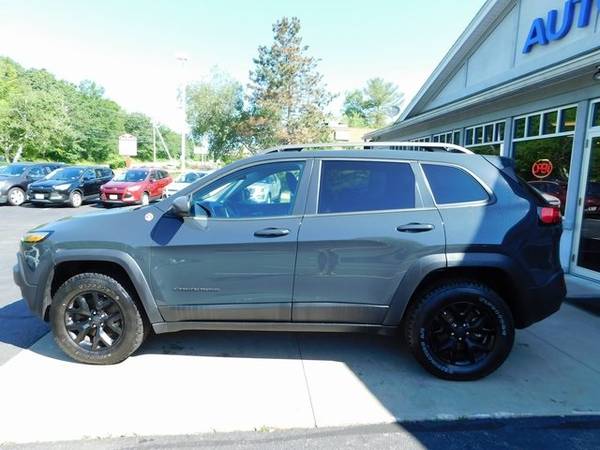 2016 Jeep Cherokee Trailhawk - BAD CREDIT OK! for sale in Salem, NH – photo 2