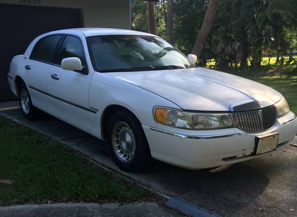 Lincoln Town Car for sale in North Fort Myers, FL – photo 5