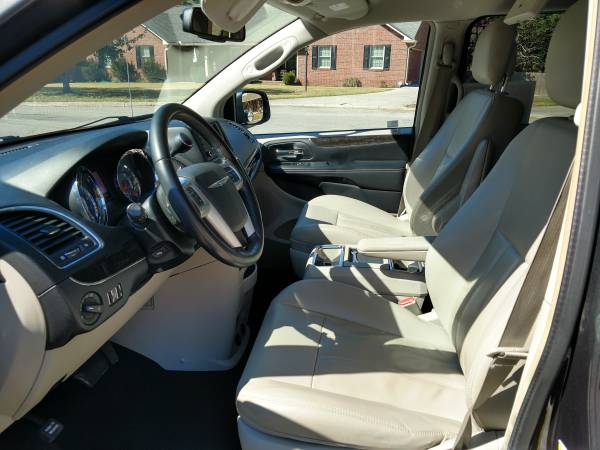 2012 Chrysler Town and Country for sale in Maryville, TN – photo 5
