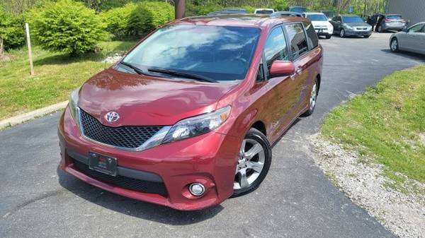 2013 Toyota Sienna SE - - by dealer - vehicle for sale in Georgetown, KY – photo 3