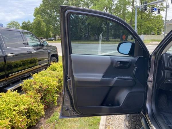 2018 Toyota Tacoma SR DOUBLE CAB, WARRANTY, AUX/USB PORT, BLUEOOTH for sale in Norfolk, VA – photo 11