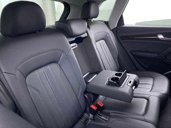 2019 Audi Q5 Premium Sport Utility 4D suv White - FINANCE ONLINE -... for sale in Chicago, IL – photo 18