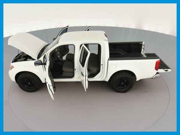 2018 Nissan Frontier Crew Cab SV Pickup 4D 5 ft pickup White for sale in Manhattan, KS – photo 16