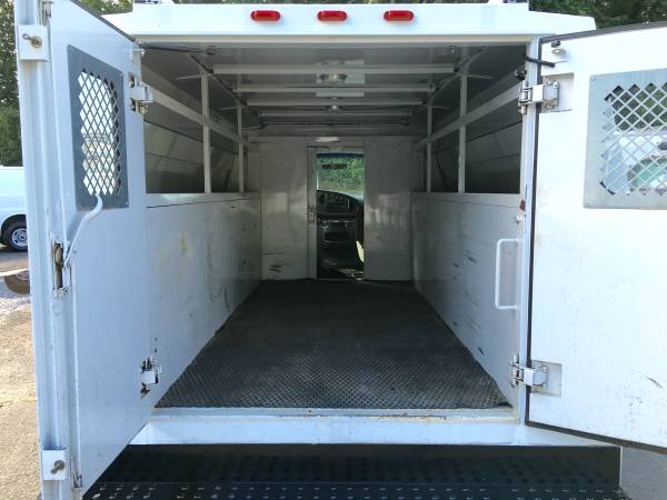 2007 FORD E350 11FT READING UTILITY BODY VAN LADDER RACK CLEAN NICE for sale in western mass, MA – photo 8