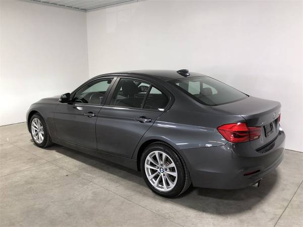 2018 BMW 3 Series 320i xDrive - - by dealer - vehicle for sale in Buffalo, NY – photo 4