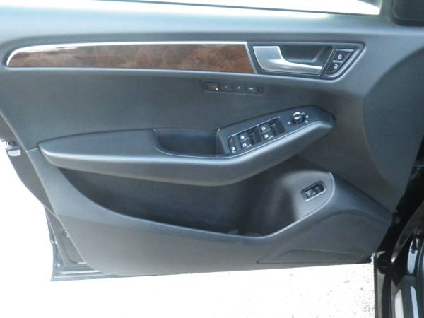 2011 Audi Q5 2.0 quattro Premium for sale in WAUKEGAN, IL – photo 12
