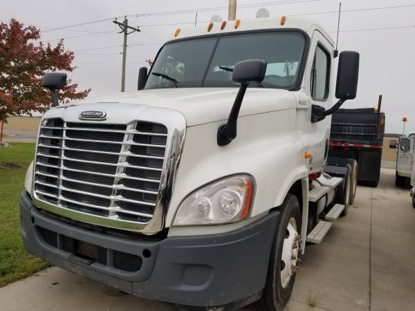 2012 Freightliner Cascadia - cars & trucks - by owner - vehicle... for sale in Kalida, OH – photo 3