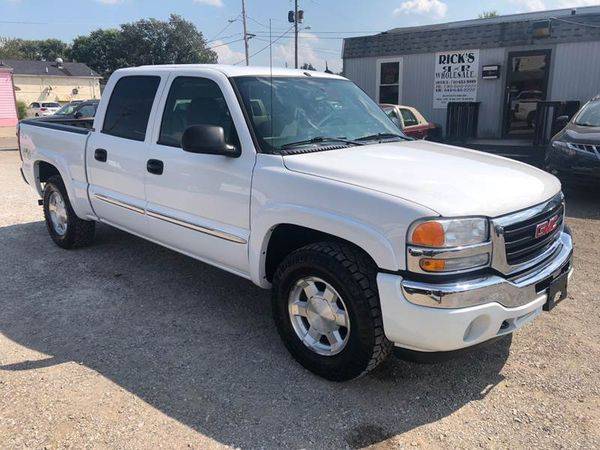 2005 GMC Sierra 1500 SLE 4dr Crew Cab 4WD SB for sale in Lancaster, OH – photo 3