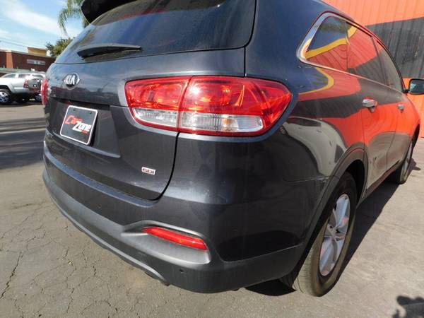 2016 KIA Sorento LX 2WD - cars & trucks - by dealer - vehicle... for sale in south gate, CA – photo 4