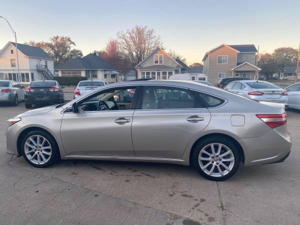 2013 Toyota Avalon XLE *55K Low-Miles!* Loaded! - cars & trucks - by... for sale in Lincoln, NE – photo 4