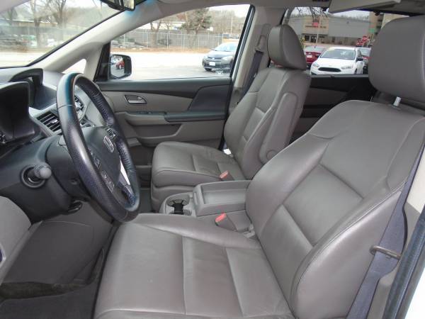 2012 Honda Odyssey Touring - cars & trucks - by dealer - vehicle... for sale in Bettendorf, IA – photo 9