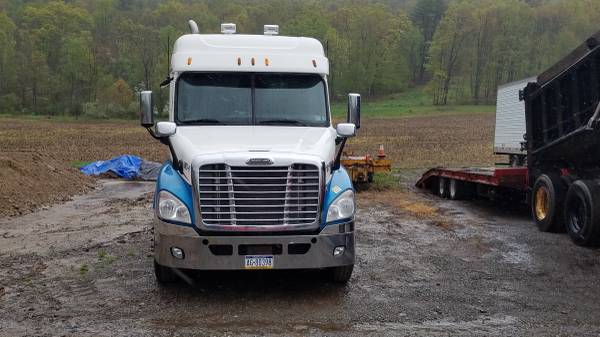 2013 Freightliner Cascadia for sale in Tunkhannock, PA – photo 2