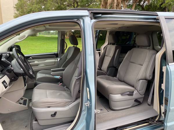 Excellent minivan for sale in Bradenton, FL – photo 7