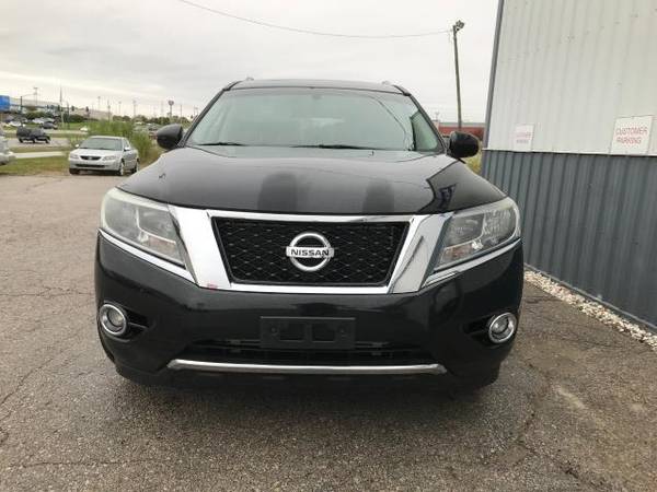 2014 Nissan Pathfinder SL 4WD - cars & trucks - by dealer - vehicle... for sale in Iowa City, IA – photo 4