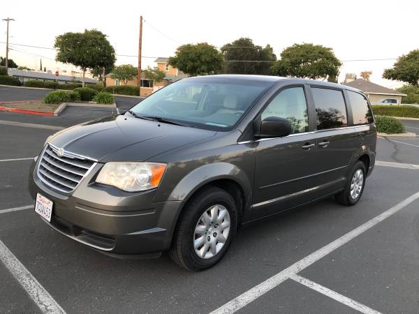 2010 Chrysler Town & Country for sale in Modesto, CA