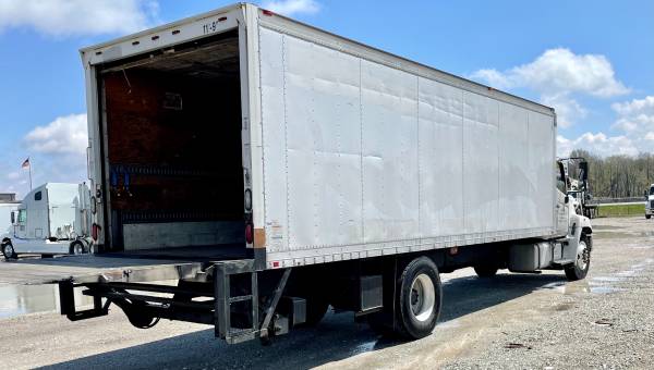 26ft Box Truck with liftgate for sale in Indianapolis, IN – photo 3