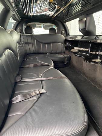 2009 Lincoln limo for sale in Bayport , NY – photo 7
