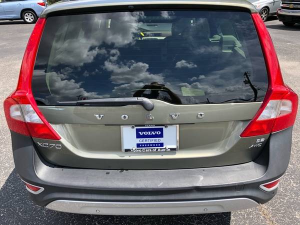 LIKE BRAND NEW! 2010 Volvo XC70 AWD Wagon 3.2L Loaded Moonroof... for sale in Austin, TX – photo 4