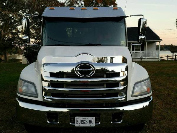 HINO ROLLBACK with wheel lift, only 43k miles! for sale in Fredericksburg, VA – photo 3