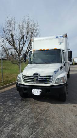 2008 Hino CDL Truck 28' Plus 28' Van Body 4,000# Liftgate for sale in Earth City, MO – photo 7
