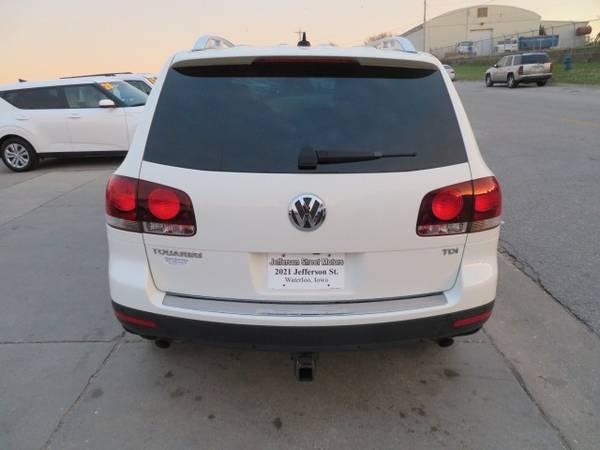 2009 VW Touareg 2, TDI Diesel... 102,000 Miles... 4WD, Factory... for sale in Waterloo, IA – photo 4
