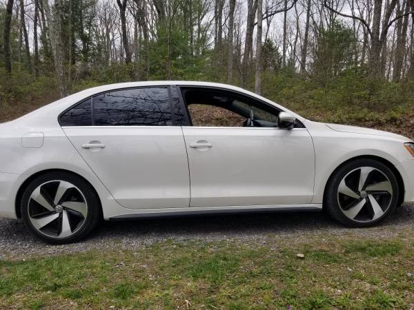 2012 VW Volkswagon GLI Autobahn Rare Find Tastefully Updated - cars for sale in Montandon, PA – photo 8