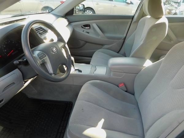 2011 Toyota Camry LE *ONLY 90K! 33 MPG!* CALL/TEXT! - cars & trucks... for sale in Portland, OR – photo 5