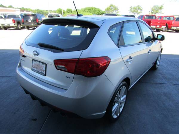 2013 Kia Forte 5-Door 5dr Hatchback SX - - by for sale in Council Bluffs, NE – photo 7