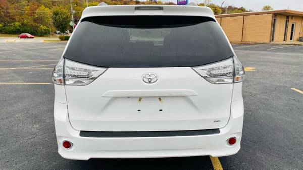 2017 Toyota Sienna SE Premium 8 Passenger 4dr Mini Van van White -... for sale in Fayetteville, AR – photo 6