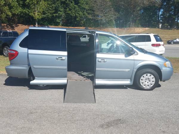 WHEELCHAIR ACCESSIBLE AUTO SIDE ENTRY VAN ONLY 48K for sale in Shelby, NC – photo 21
