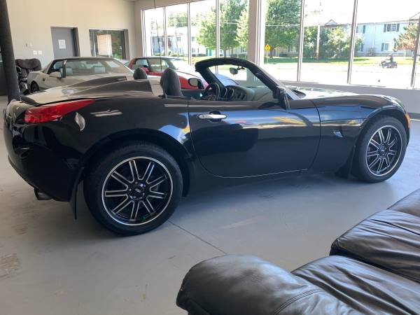 2006 Pontiac Solstice, 5 speed, leather, Warranty/Finance available for sale in Kenosha, WI – photo 4