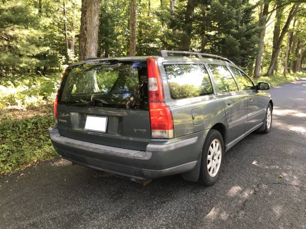 2002 Volvo V70 Wagon (Runs, for repair, parts, or donor car) for sale in Norfolk, CT – photo 3