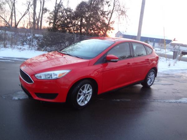 2015 Ford Focus SE Hatch - cars & trucks - by dealer - vehicle... for sale in Shakopee, MN – photo 7